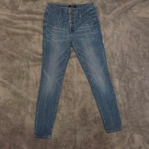 3 Buttons Refuge Jeans